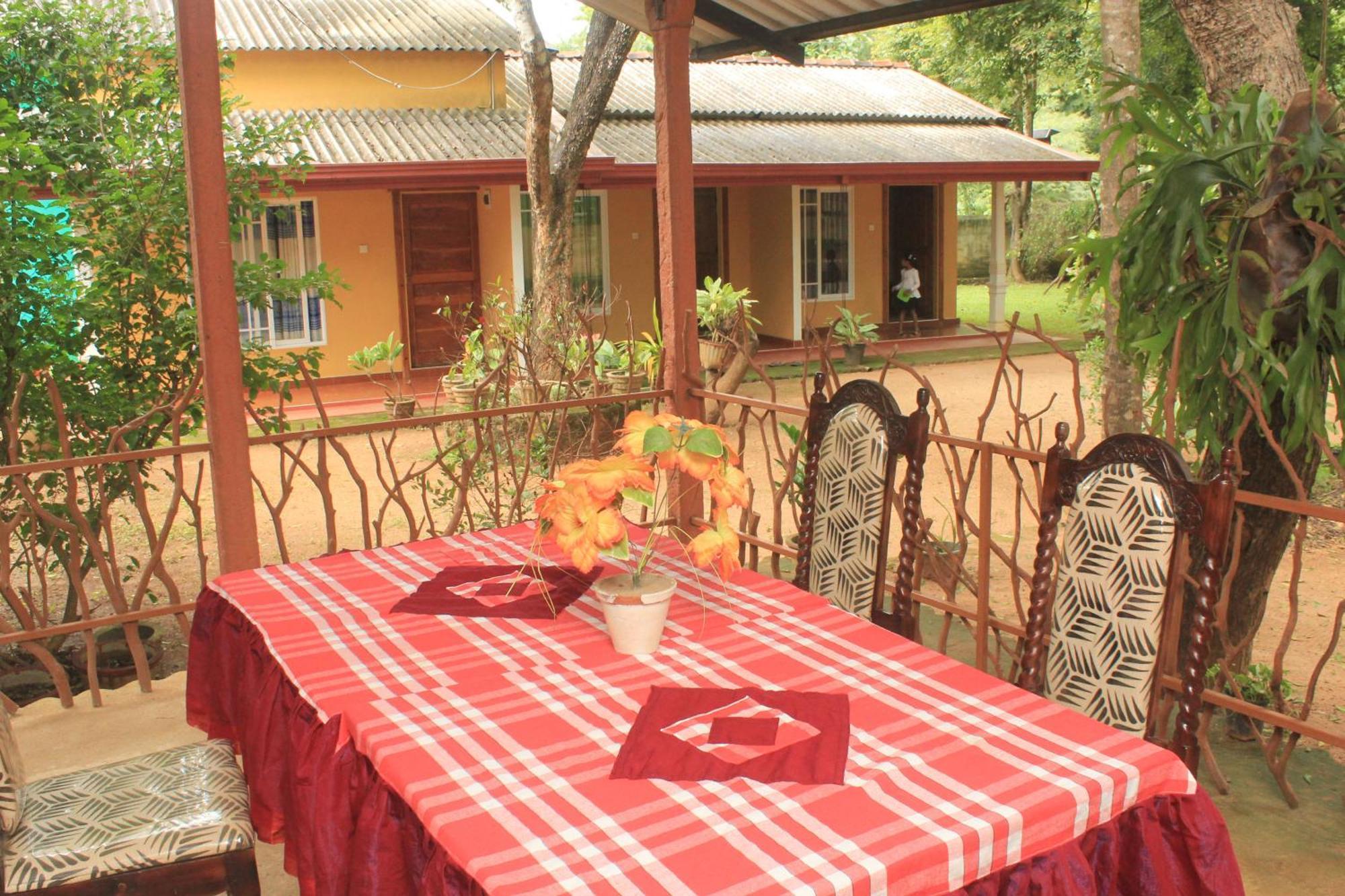 Gimhani Guest House Habarana Exterior foto