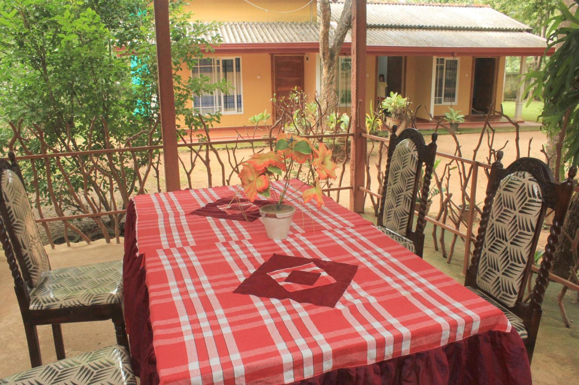Gimhani Guest House Habarana Exterior foto
